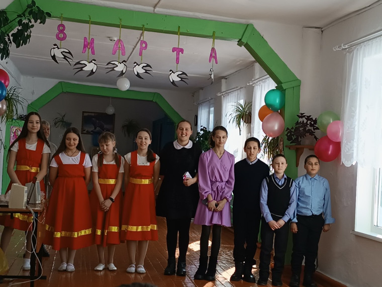 8 марта.